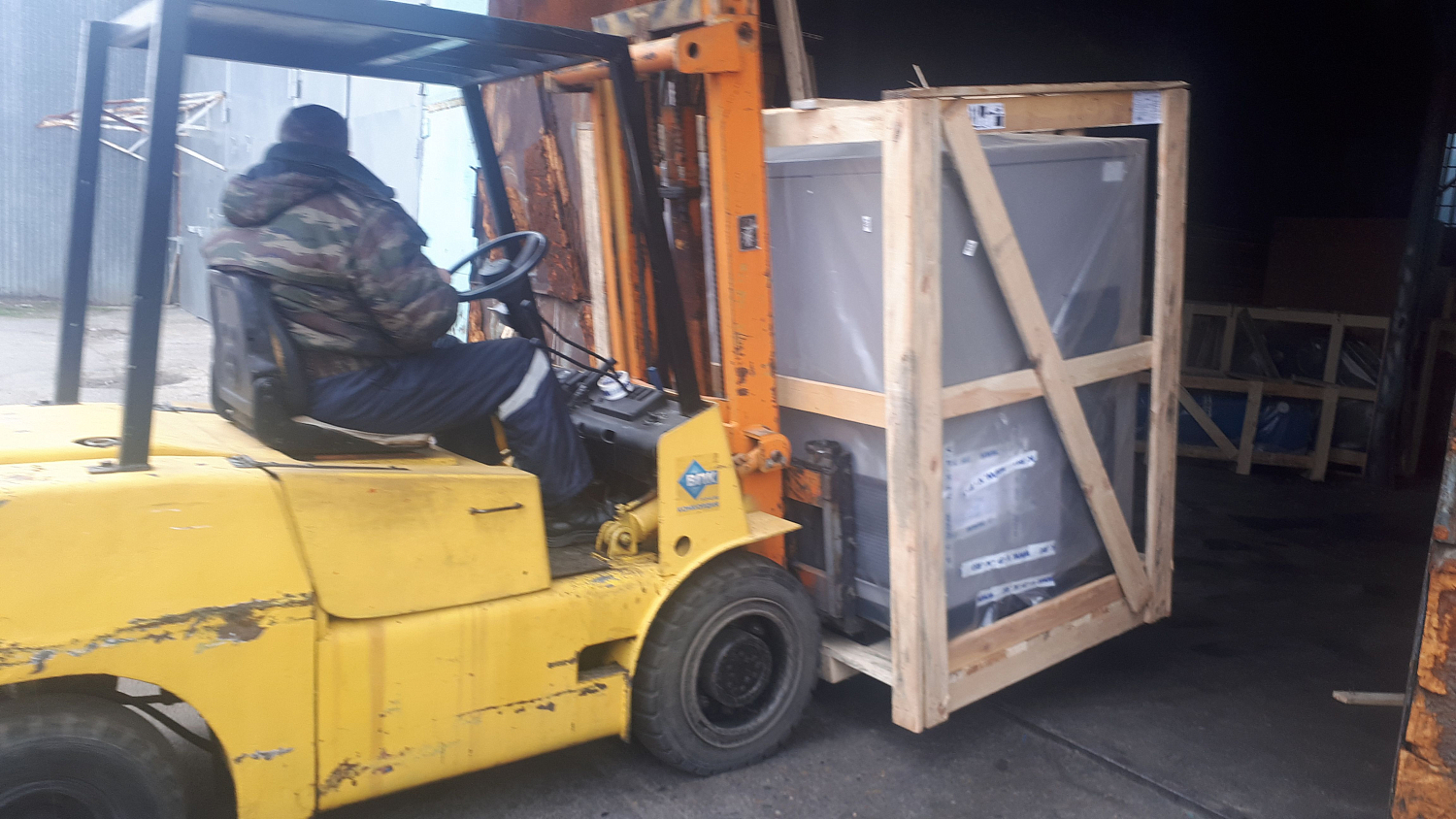 Огрузка винтового компрессора Zammer SK45-8 клиенту из Краснодара