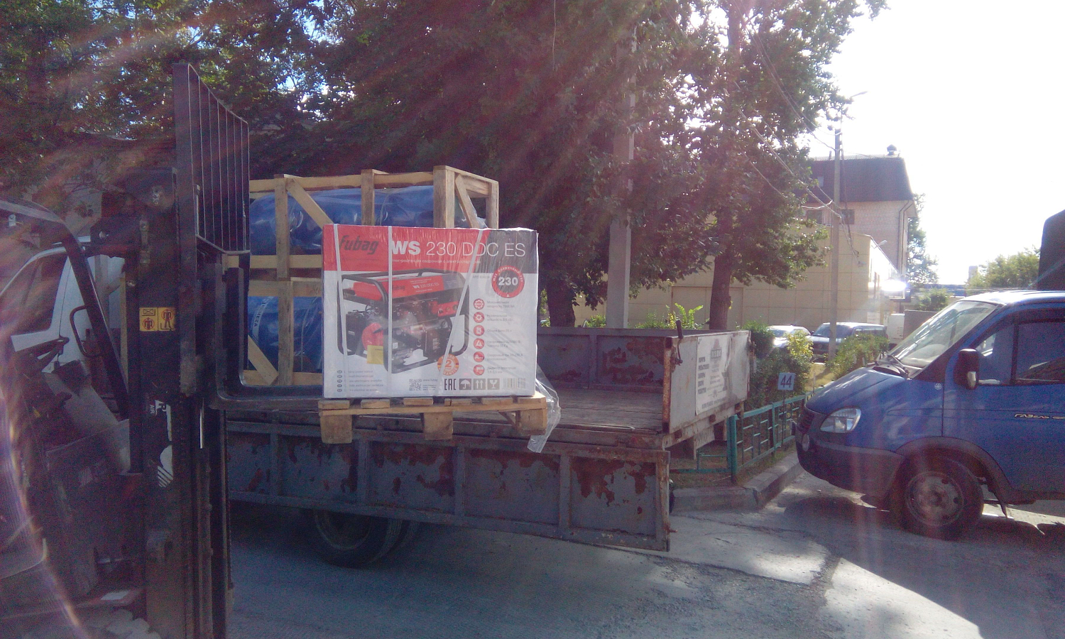 Доставка бензиновых генераторов Fubag WS 230 DDC ES  и ресиверов клиенту в Челябинск