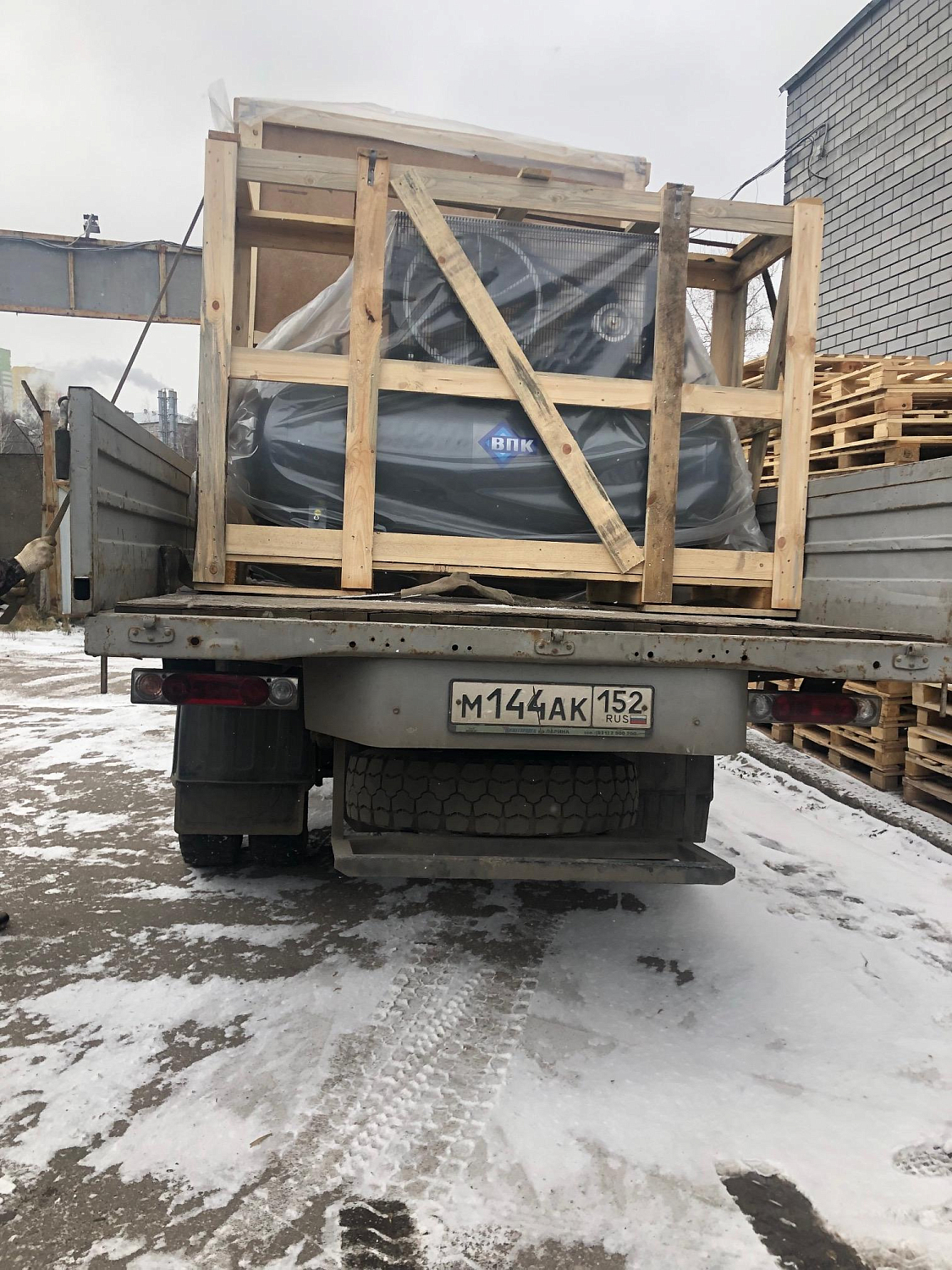 Отгрузка дилеру поршневого компрессора REMEZA СБ4/Ф-500.LT100/16-7,5