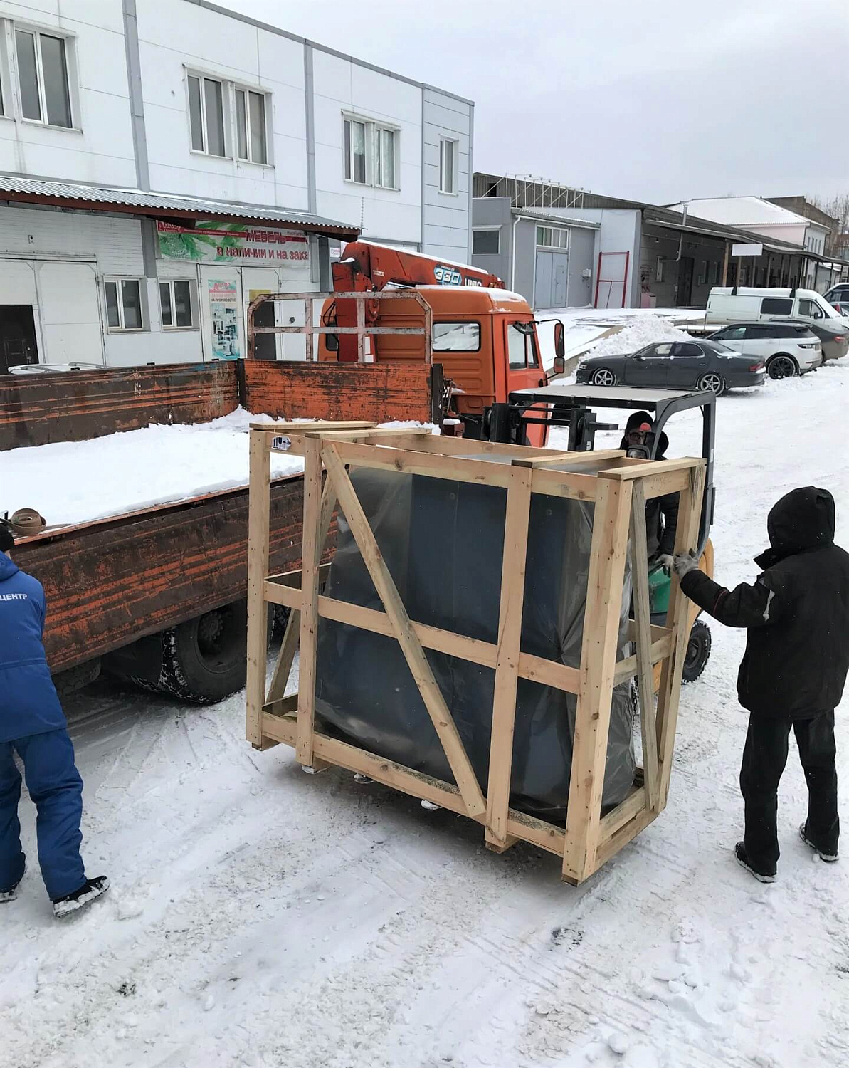 Отгрузка дилеру винтового компрессора REMEZA ВК10Е-10-500Д в г. Красноярск