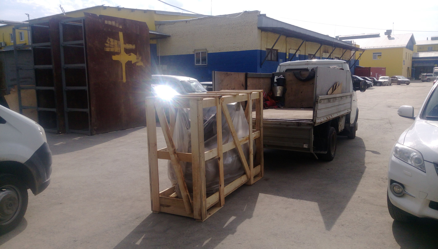 Отгрузка поршневого компрессора в Екатеринбурге