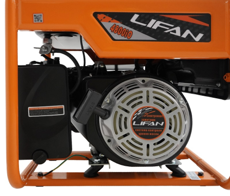 Бензиновый генератор  4800IO