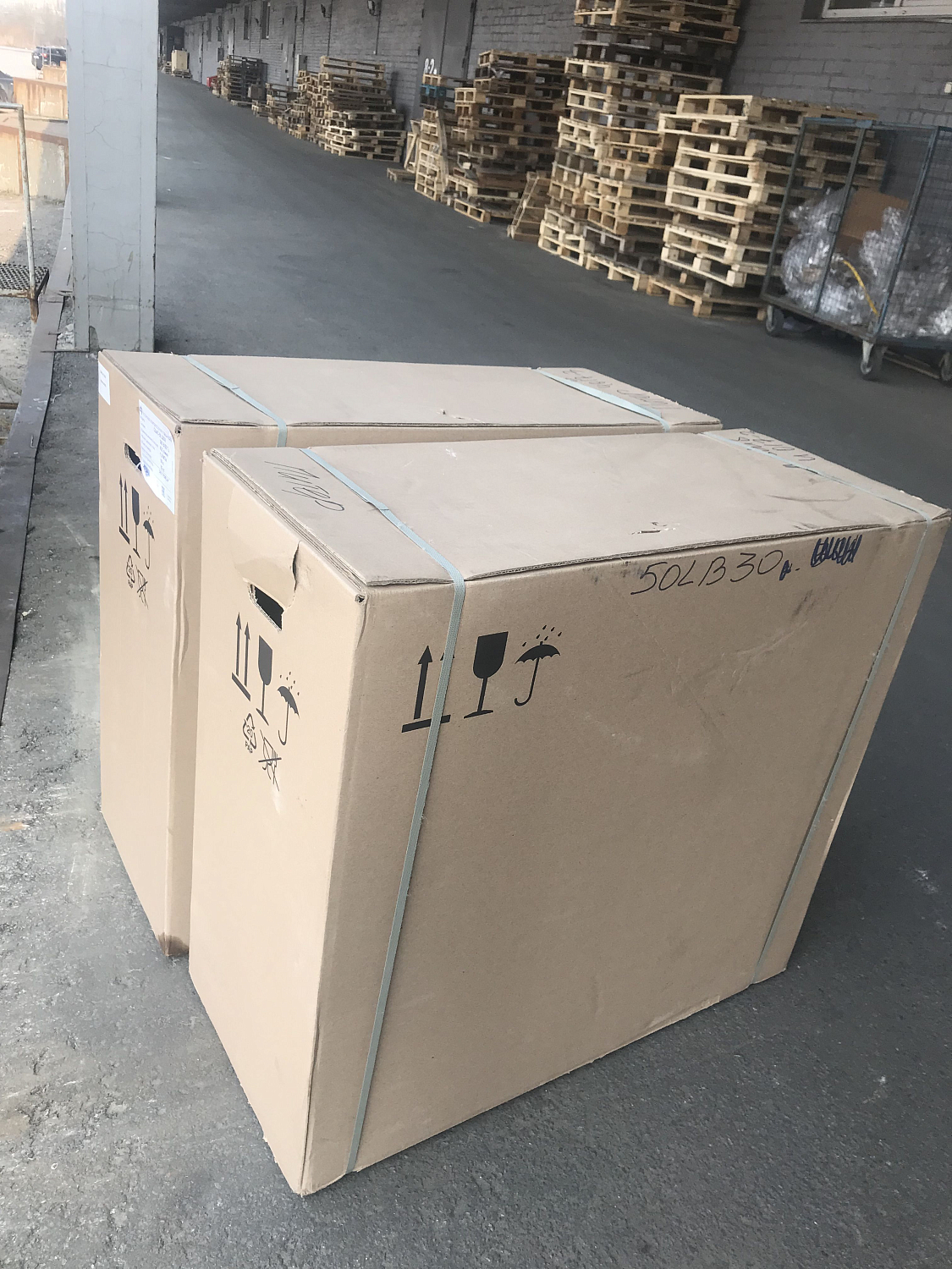 Отгрузили 2 поршневых компрессора 50LB30