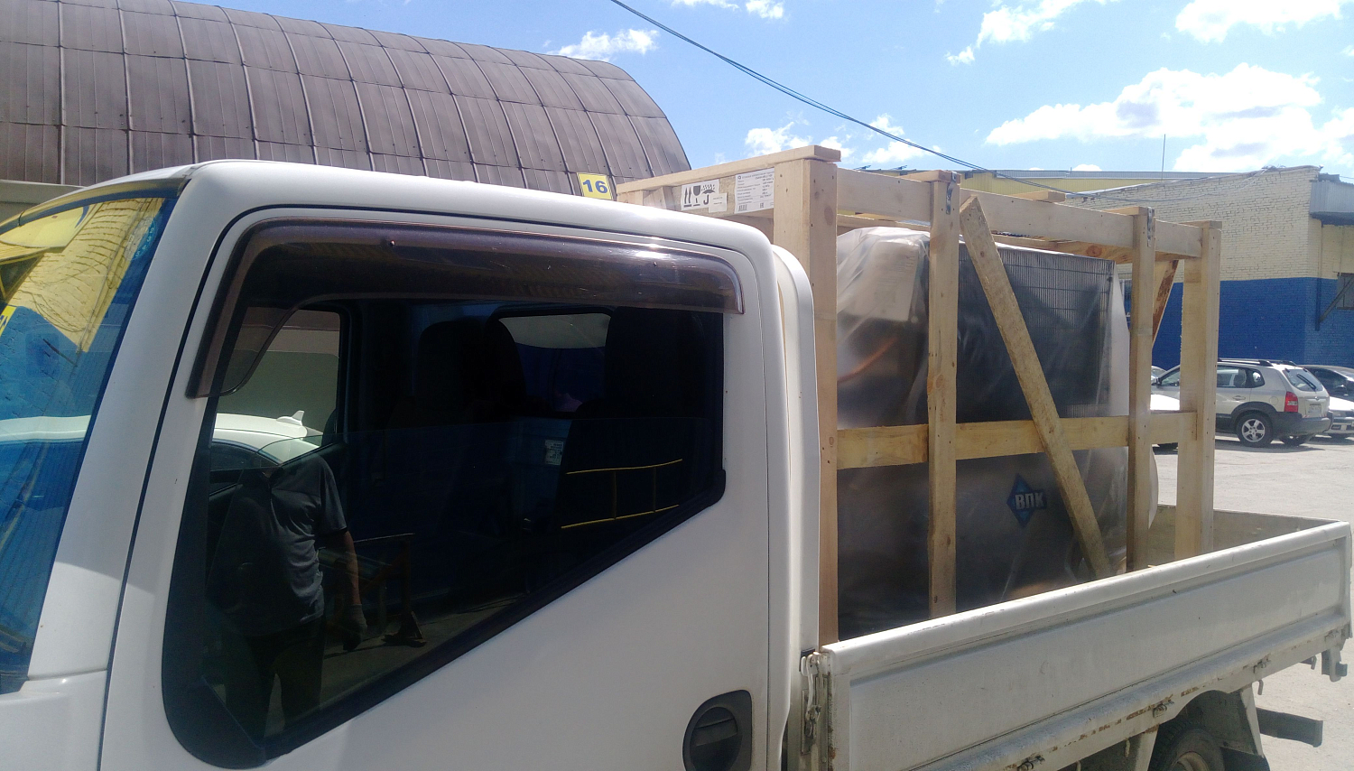 Отгрузка поршневого компрессора REMEZA клиенту в Екатеринбурге